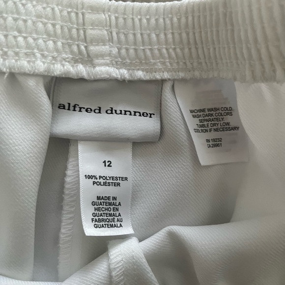 Like New Alfred Dunner White Pants -Size 12 - Picture 4 of 4